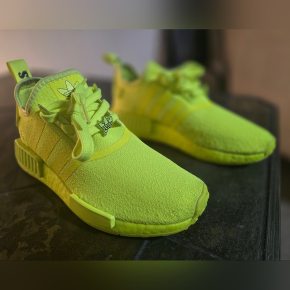 ADIDAS NMD R1 ☆ Solar Yellow ☆ Size 7.5 US Womens ☆ EUC ☆ GW7691 - Picture 6 of 9